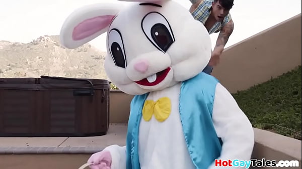 Tattooed stud barebacks costumed bottom until s...