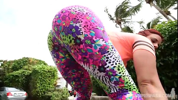 Download Video - PAWG Virgo Peridot Shows Off Her Huge Ass Jogging