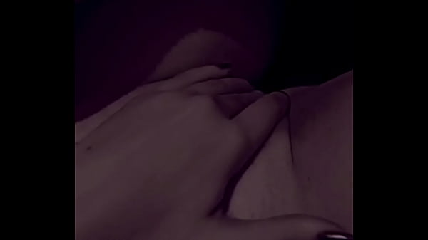 Se toca para mi cachonda con mi polla