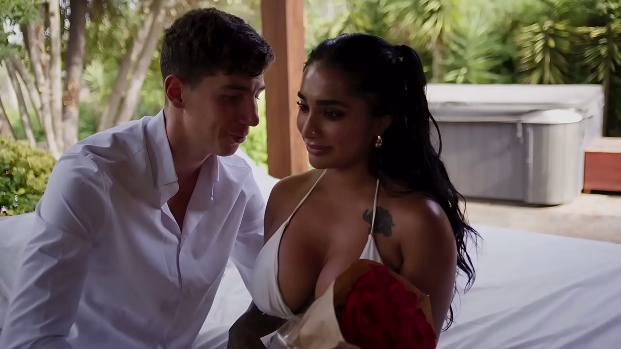 LE REGALE MI CULO A MI ESPOSO POR SAN VALENT&Iacute_N Y ME HIZO UN ANAL HARDCORE- YASMINA KHAN