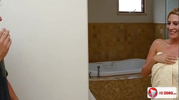 Mon Poussin Baise Avec Mon Ami Et Je L'envie