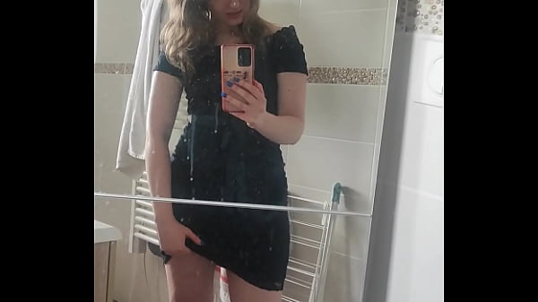 C'est la robe que je portais pour mon tournage de la semaine dernière. Tu aimes...