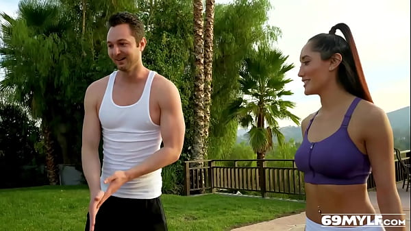 Gorgeous Fitness Mylf Chloe Amour Learn How to do Squat Challenge