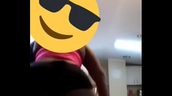 SHE SHAKING ALL DAT ASS