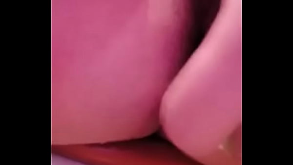 Masturbándome con un cepillo de dientes (Hombre)