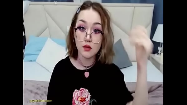 Blonde Babe Good Time Showing Every Inch