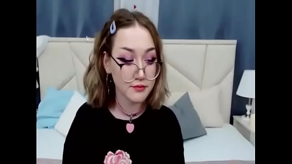 Blonde Babe Good Time Showing Every Inch