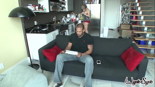 Karlo Karrera Fucks That Pussy Before Cummin On Sara Jay's Booty!