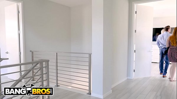 Download Video - BANGBROS - Husband Stretches Real Estate Agent Synthia Fixx's Ass Behind Wife's Back