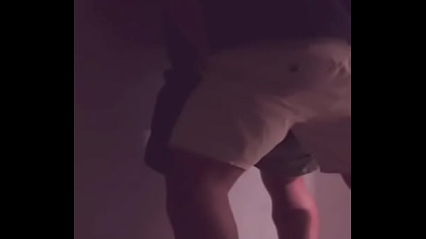 Download Video - el hetero me acorrala en la fiesta para meterme su pito