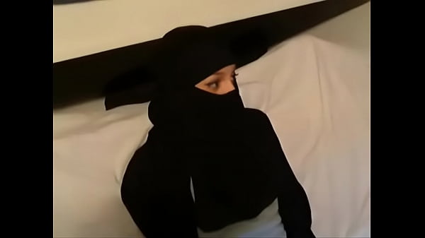thumb arab model