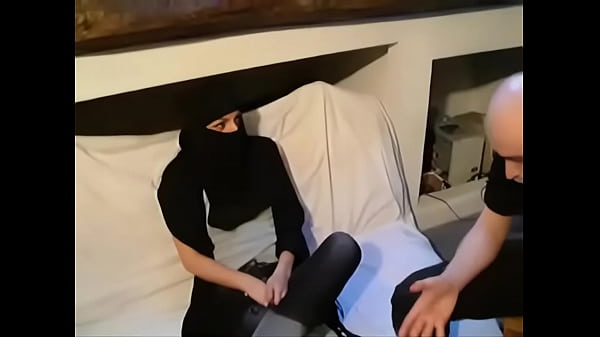thumb arab model