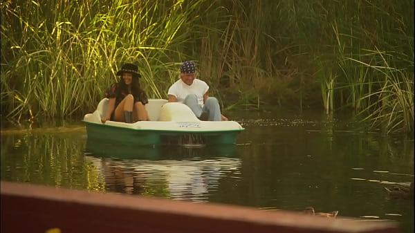 Dru Berrymore Takes Her Lover's Cock In The Boat