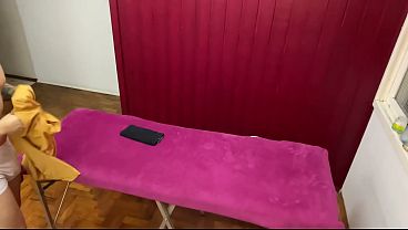 Relaxing massage with a happy ending. 59 sec