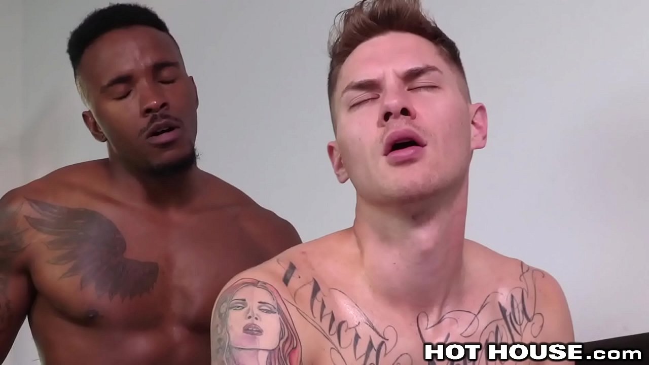 Hothouse - Deportistas interciales en forma follan crudo mients el chico mi
                    anal black interracial blowjob tattoo deepthroat ebony ass licking fit gay bareback jock big dick bbc ass fuck raw fuck bathing suit rough porn muchos negros