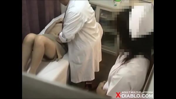 [Junior student Saori (20) who is rubbed with big tits with tension] Obstetrics and Gynecology Examination File04B Interview / Palpation 2