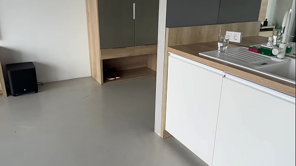 Tu boufferais ma chatte poilue pendant que je pisse sur ta gueule