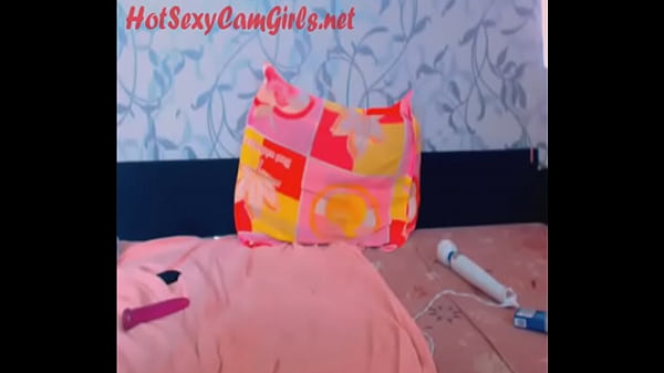 Hot Girl Showing Her Pussy