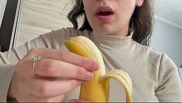 Novinha de 20 aninhos casada veio escondido do marido receber massagem tantrica