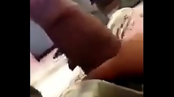 Download Video - Soldado mostrando a piroca para os amigos
