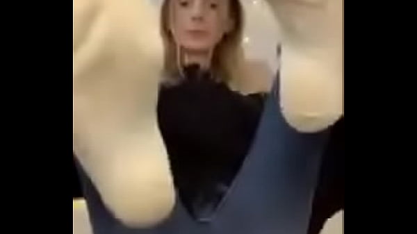 blonde feet amateur