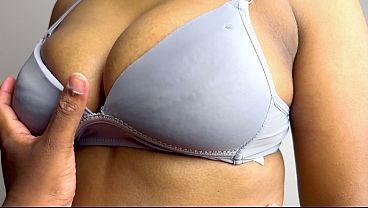 アジア人若い女性カップルがセックスする