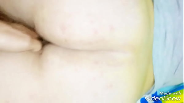A friend fingers my wife b.