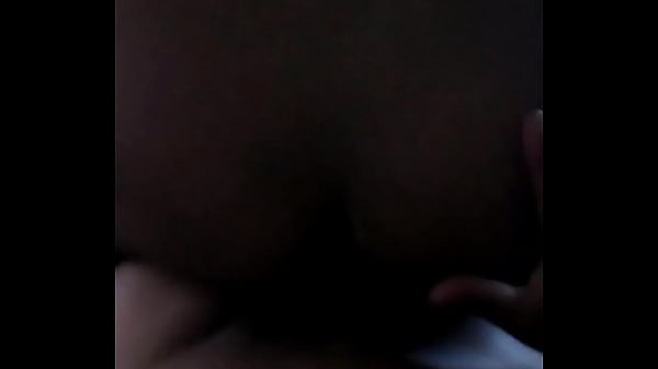 Pise en la cama del chero