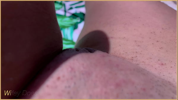 Flashing my pussy at the beach to the watchers