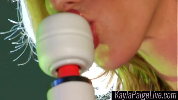 Hitachi Orgasm! Masturbating MILF Kayla Paige Enjoys Amazing Solo!