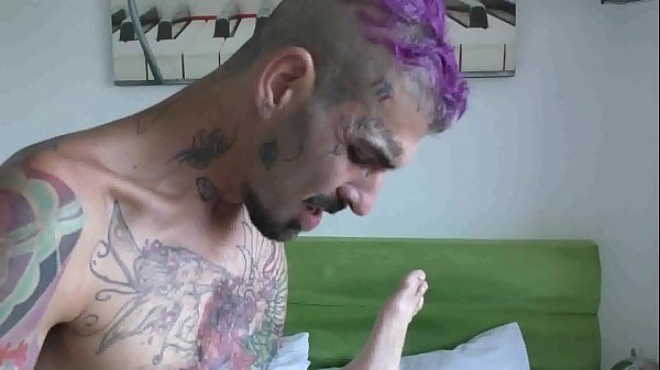 Download Video - Israeli man with a huge cock fucks the messenger