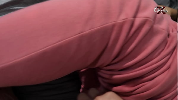 Download Video - DAME POR EL CULO MI MARIDO NO SE DA CUENTA&period;&period;&period; mi primita esta con su regla y prefiere que le rompa el culo Y LA LLENE DE SEMEN