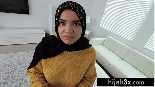 Hot Hijab-Wearing Stepsister Fucks Her Big Cock Stepbro For Money (Naudi Nala)