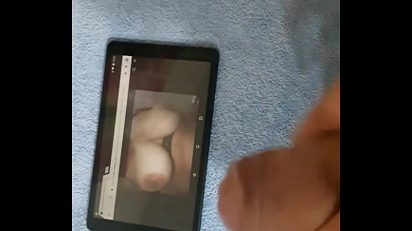 Tributo as minha mamas com muito leite.