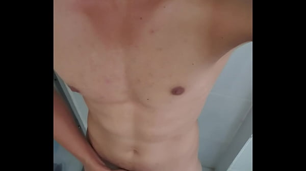 Download Video - Novinho exibe o pau e se masturbar com brinquedo
