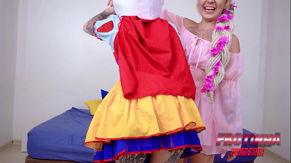 CHAMEI A LOIRA MILF PRA FODER COMIGO E COM MEU PADRASTO PAUZUDO