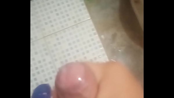 Ma Se Masturbe Dans La Salle De Bain