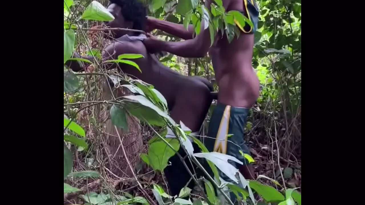 Love under the tree.