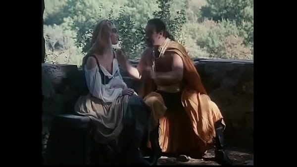 Noble Florentine fancy pants told his friends the story how he had got acquainted with good-time girl Carol Nash during his trip