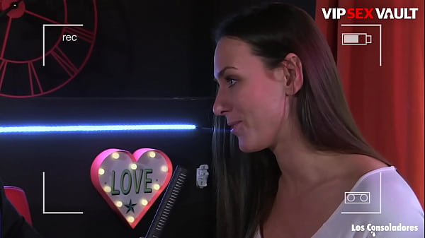Stunning Babes (Sicilia, Mea Melone) Get Satisfied By Small Penis Stud - LOS CONSOLADORES