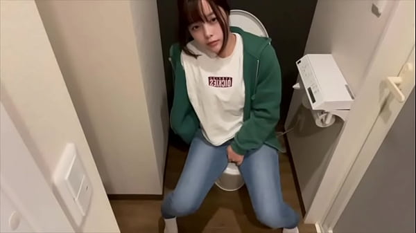 [Private masturbation of a female college student] The masturbation of a serious female college student with hairy pussy is erotic...