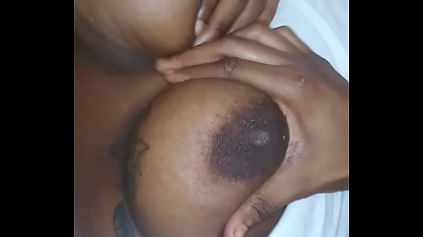 thumb titties