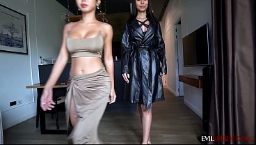 誕生日に縛られて、二人のセクシーなアジア系ブルネットに犯された - EVIL EROTIC
