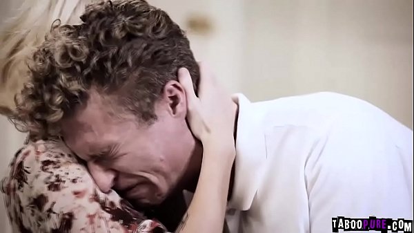 Download Video - Arya Faye getting railed doggystyle