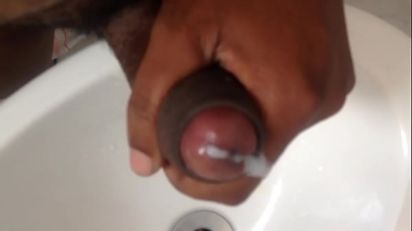 Marido batendo punheta