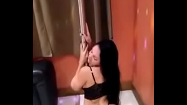 gostosa dançando sensual