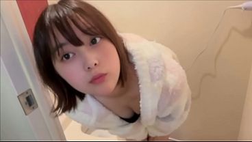 I'm staying over at my boyfriend's house today. We went to the convenience store together and when we got back, we couldn't hold back and ended up having sex at the front door.