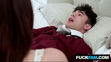 Sneaky Blowjobs From Stepsis Scarlett Venom, Raven Lane, Enzo East
