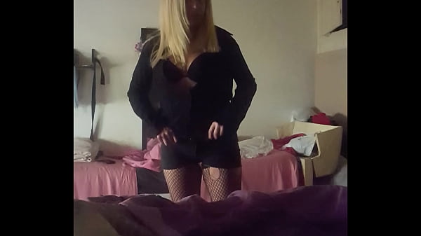 Blonde Veut Un Trio