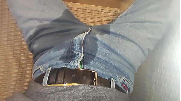 Peeing in Living room